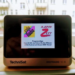 coloRadio+Zett — Germany logo