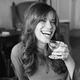 Exclusively Carly Simon — The United Arab Emirates شعار