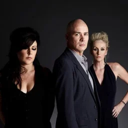 Exclusively Human League — The United Arab Emirates شعار