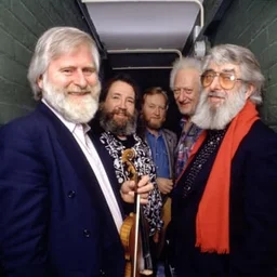 Exclusively The Dubliners — The United Arab Emirates شعار