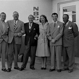 Jack Benny: Jack and Phil and the gang KOTR — The United States Of America logo