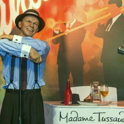 Radio Art - Sinatra Style — Greece شعار